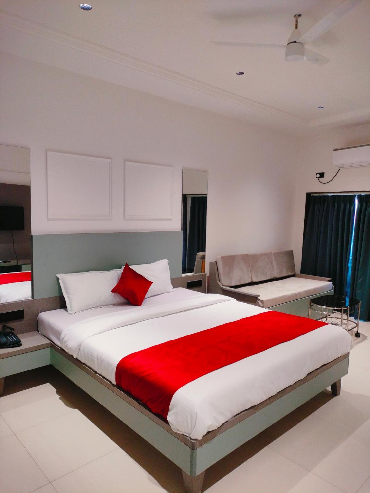 Golden Resort Igatpuri Eksteriør billede